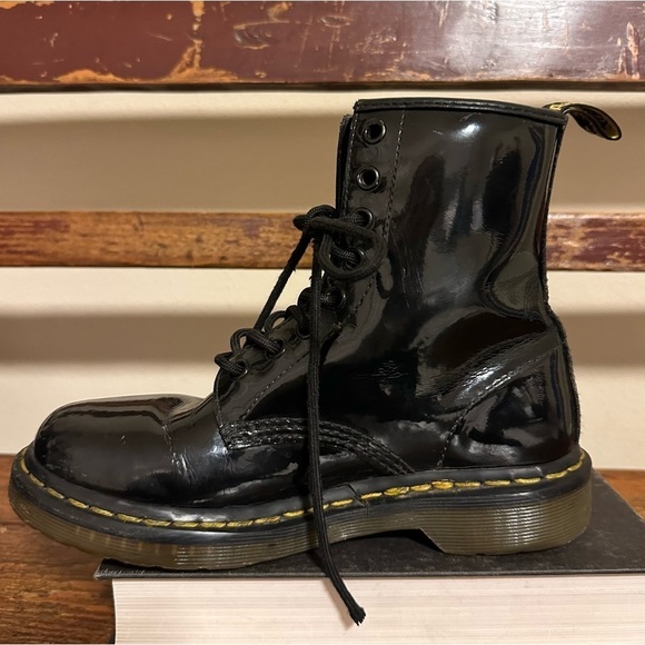 Dr. Martens Black Patent Leather Original Lace Up Combat Boots Docs - Picture 7 of 16